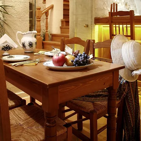 狮子座酒店 罗希姆诺