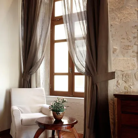 Leo Ξενοδοχείο