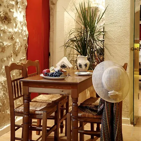 Leo 3* Ρέθυμνο