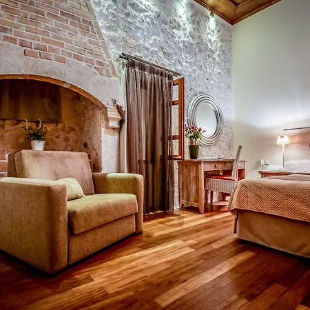 狮子座酒店 罗希姆诺