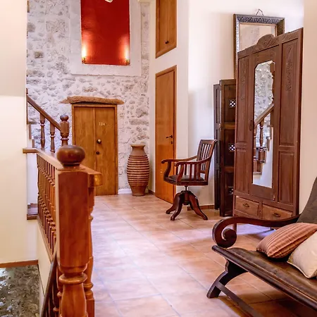 狮子座酒店 罗希姆诺