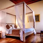 Leo Hotel 3*