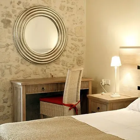 Leo Hotel